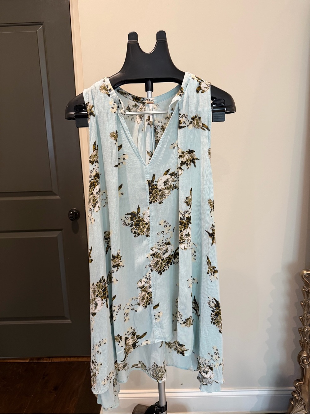 Light Blue Floral Sleeveless V-Neck Shift Dress High Low Hem